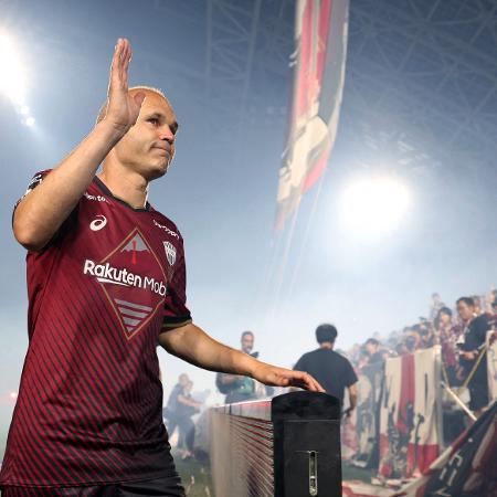 Iniesta durante sua despedida do Vissel Kobe