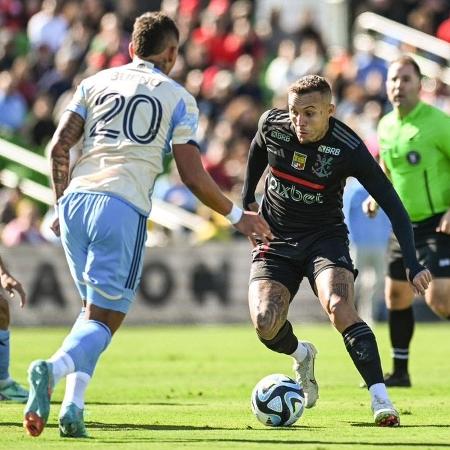 Everton Cebolinha em ação durante amistoso do Flamengo contra o Philadelphia Union