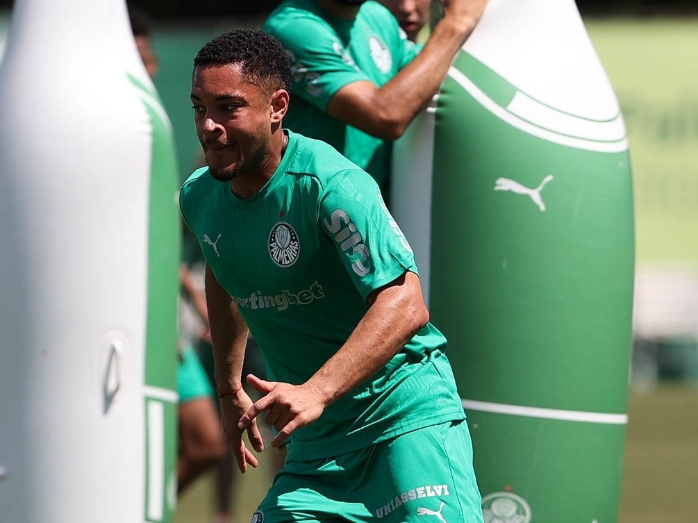Palmeiras se reapresenta com foco no Bahia e atualiza situações de Vitor Roque e Paulinho