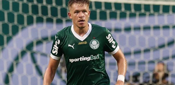 Última opção no Atlético-MG é solução no Palmeiras e evita defesa remendada