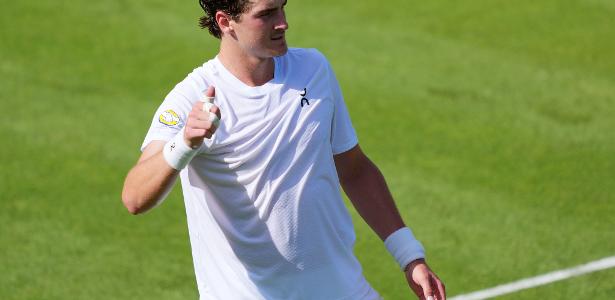 Agressividade e imposição: como João Fonseca passou à 3ª fase em Wimbledon