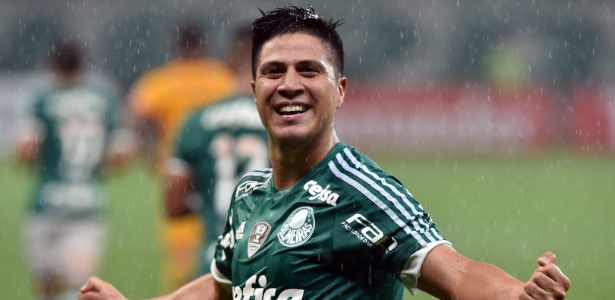 Cristaldo defendeu a camisa do Palmeiras entre 2014 e 2016 - AFP PHOTO / NELSON ALMEIDA