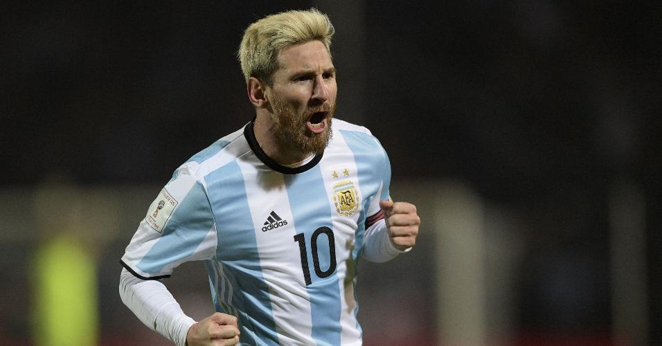 Lionel Messi comemora gol marcado para a Argentina contra o Uruguai