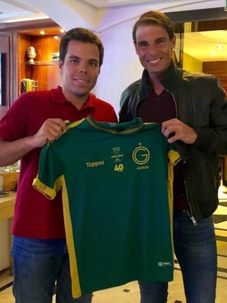 Rafael Nadal é presenteado com camisa do Guarani - Reprodução/Twitter