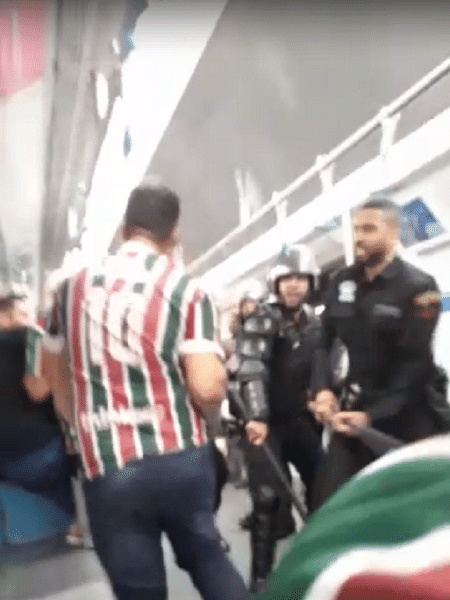 Tricolores foram agredidos no metrô - Reprodução