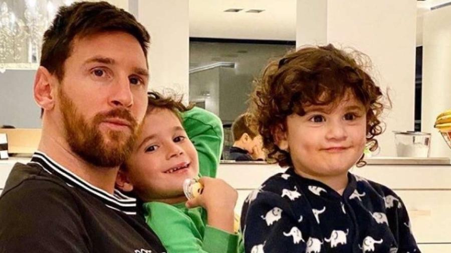 Messi tem curtido a quarentena ao lado dos filhos, na mansão da família na Catalunha - Reprodução
