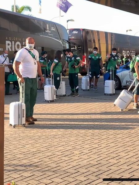 Palmeiras chega a hotel no Rio de Janeiro - Thiago Ferri