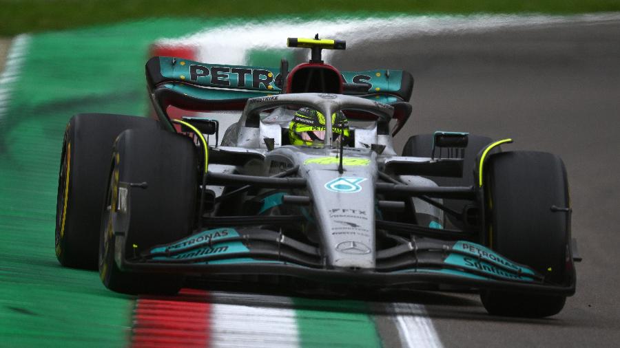 Lewis Hamilton, da Mercedes, terminou o GP da Emilia-Romagna apenas em 13º - Clive Mason/Getty Images