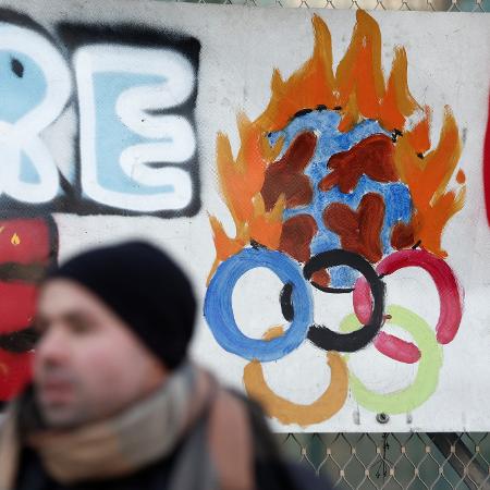 Protesto contra a realização dos Jogos Olímpicos de 2024 em Paris. - BENOIT TESSIER/REUTERS