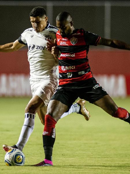 Dankler, do Vitória, disputa bola durante partida contra o Ceará no Nordestão - Jhony Pinho/AGIF
