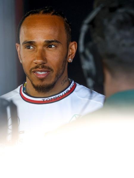 Lewis Hamilton concede entrevista no paddock do circuito de Albert Park - Jiri Krenek/Mercedes