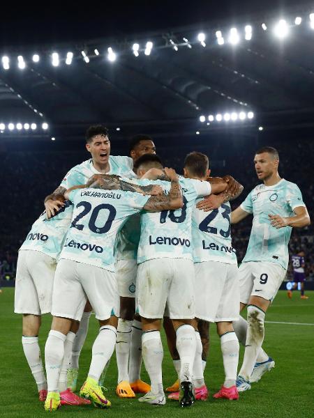 Jogadores da Inter de Milão comemoram gol de Lautaro Martinez que deu o título da Copa da Itália ao clube - DeFodi Images/DeFodi Images via Getty Images