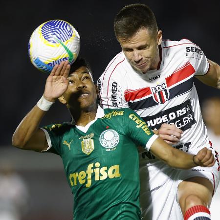 Estevão, do Palmeiras, durante o jogo contra o Botafogo-SP, na Copa do Brasil