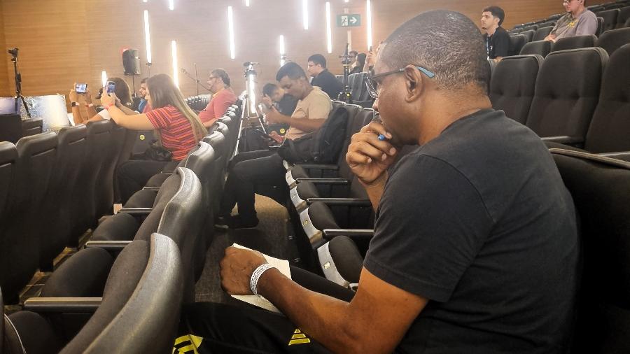 Cesar Sampaio durante coletiva de Tite no Maracanã