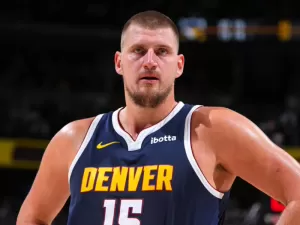 Jokic faz 40 pontos pelo segundo jogo consecutivo e Denver vence na prorrogação