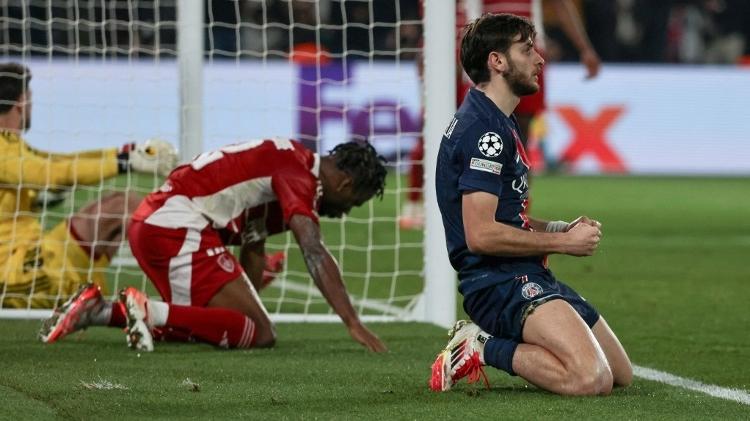 Kvaratskhelia celebra seu primeiro gol pelo PSG na Champions Kvaratskhelia celebra seu primeiro gol pelo PSG na Champions