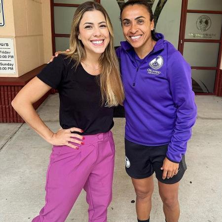 Yara Fantoni com a craque Marta Yara Fantoni com a craque Marta