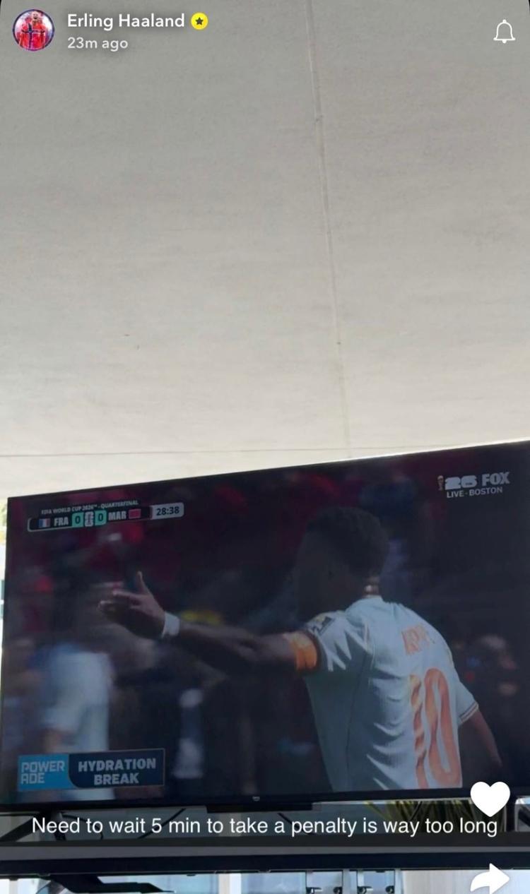 Demora em pênalti de Mbappé é criticada por Deschamps, e até Haaland cutuca