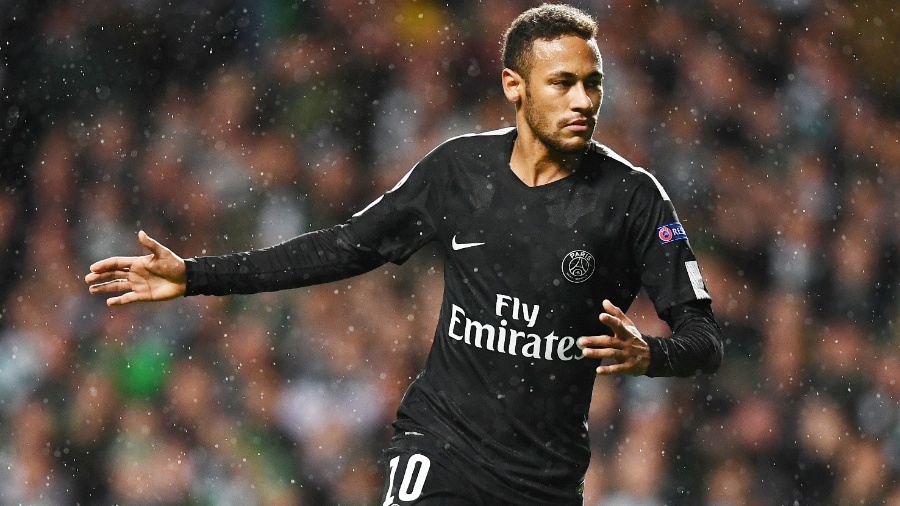 Neymar comemora após marcar para o PSG contra o Celtic - Franck Fife/AFP