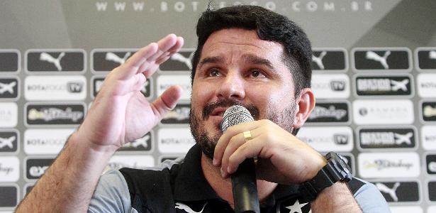 Eduardo Barroca tem acordo encaminhado para defender o Botafogo após a demissão de Zé Ricardo