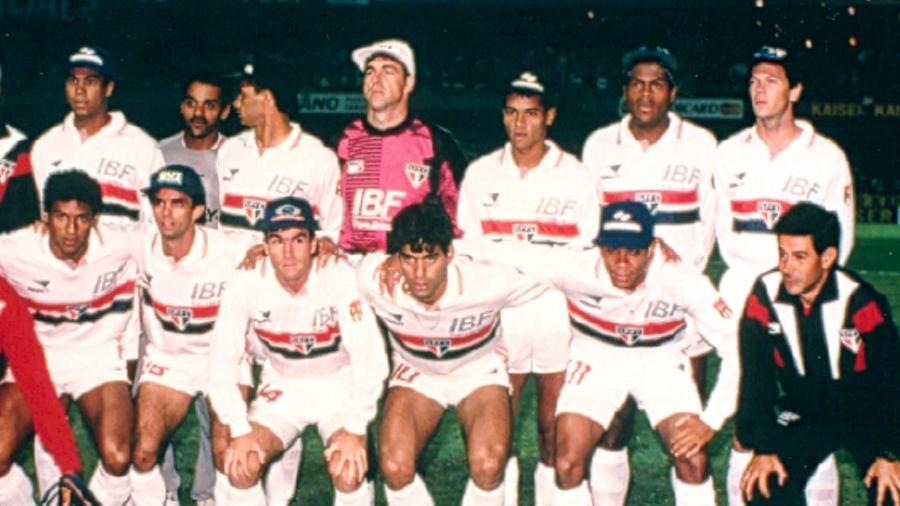 Time do São Paulo posa para foto em 1992; final do Mundial daquele ano foi reprisada pela Band - Arquivo Histórico do São Paulo Futebol Clube