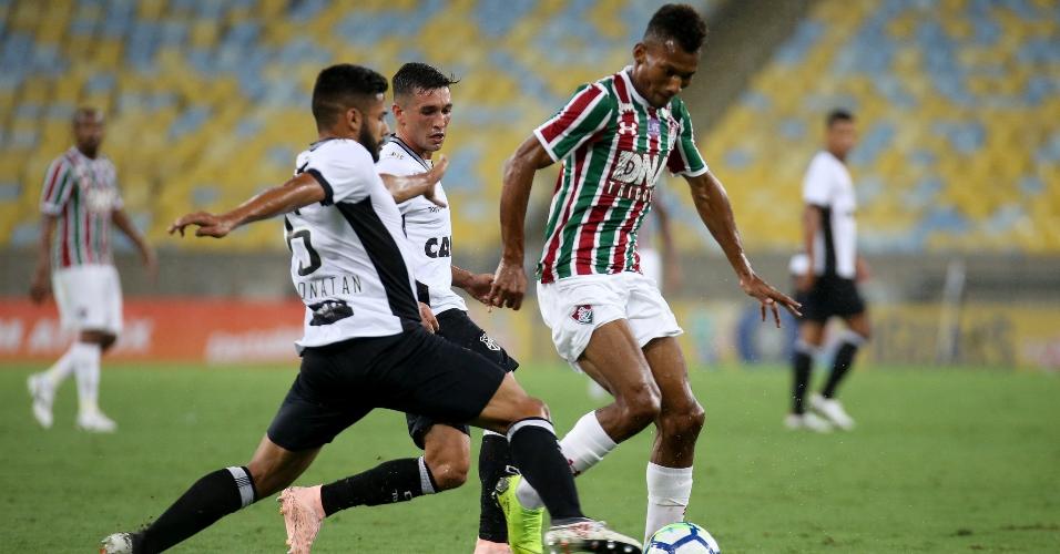 Fluminense e Ceará jogaram com pouca torcida no Maracanã