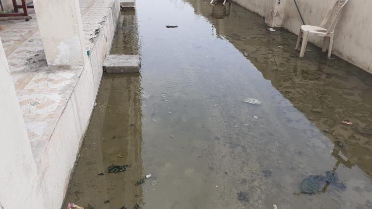 Falta de saneamento adequeado em conjunto habitacional de Doha - Leo Burlá/UOL