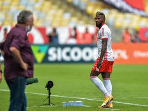 Mauro Cezar: Pagar R 1 milhão para o Rodinei jogar é absurdo