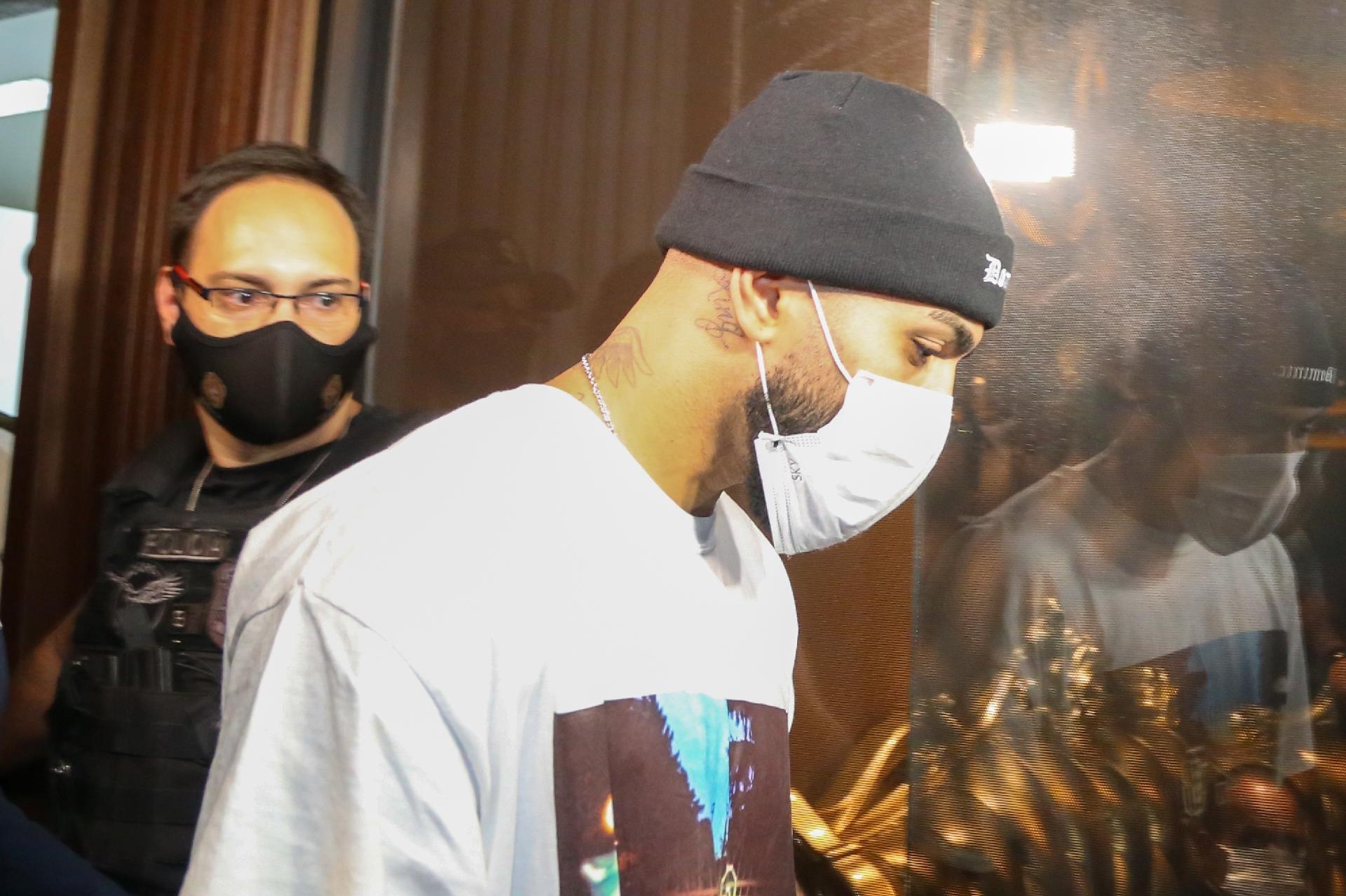 Polícia Civil aponta Gabigol como autor de contravenção por furar quarentena