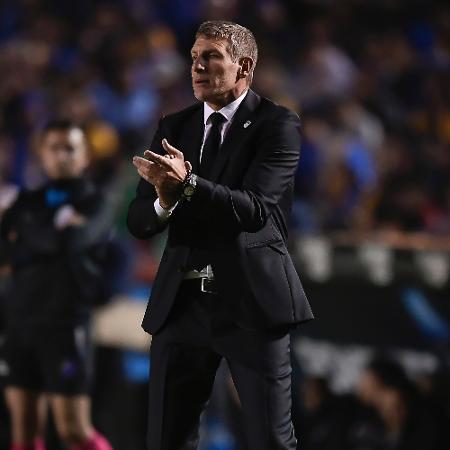 Argentino assinou contrato até o final da atual temporada com cláusula de renovação