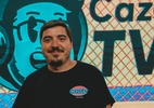 O que acontece quando o narrador admite a paixão por uma camisa?