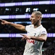 Arsenal perde e vê liderança distante; Richarlison marca, e Tottenham vence