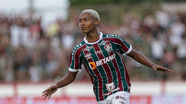 Isaac celebra seu gol pelo Fluminense contra a Portuguesa-RJ no Campeonato Carioca