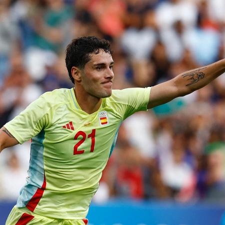 Sergio Camello comemora gol da Espanha na final do futebol masculino nas Olimpíadas