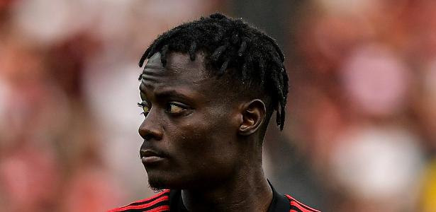 Novo zagueiro de seleção e alta contratação reforça elenco do Flamengo