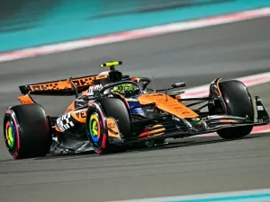 Norris comanda dobradinha da McLaren na classificação GP de Abu Dhabi