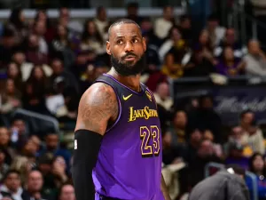 Rodada da NBA: LeBron anota triplo-duplo, mas Lakers perdem para os Pistons