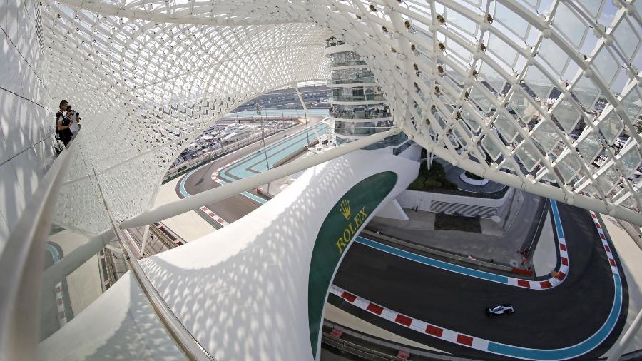 Imagem do moderno circuito de Yas Marina, em Abu Dhabi - Thaier Al Sudani/Reuters