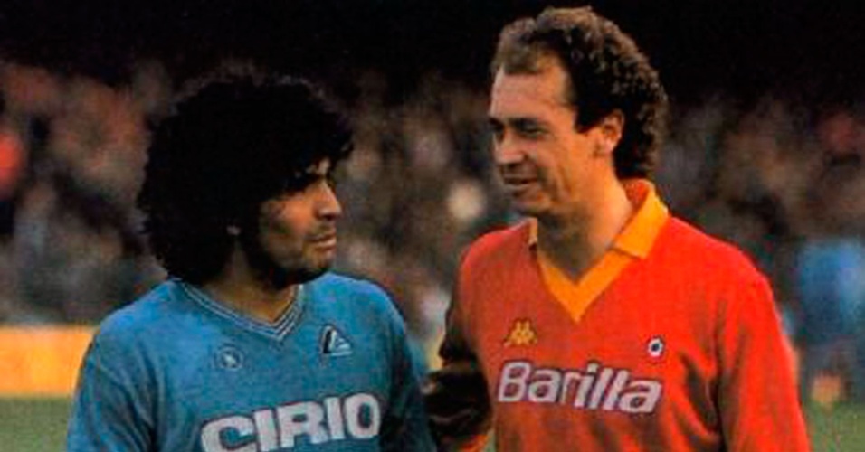 Diego Maradona e Paulo Roberto Falcão nos anos 80, quando defendiam Napoli e Roma