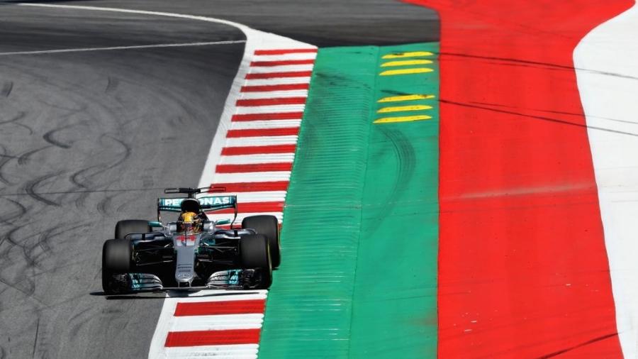 Lewis Hamilton durante os treinos livres do GP da Áustria - Mark Thompson/Getty Images