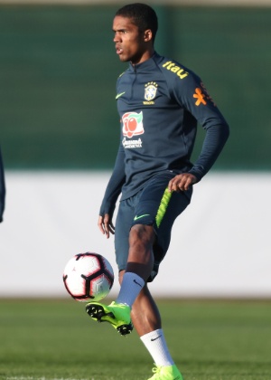 Douglas Costa - Lucas Figueiredo/CBF - Lucas Figueiredo/CBF