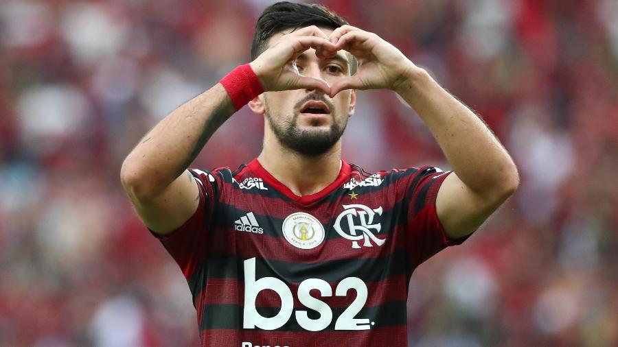 Arrascaeta comemora gol do Flamengo. Meia está se destacando  - REUTERS/Pilar Olivares 