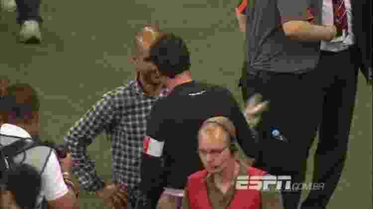 Rogério Ceni conversa com Guardiola após São Paulo x Bayern, em 2013 - Reprodução ESPN - Reprodução ESPN
