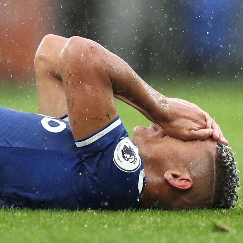 Richarlison se desculpa por expulsão no empate do Everton: Cometi