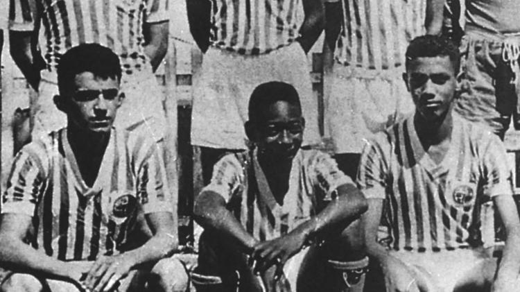Pelé, aos 13 anos, com equipe do Bauru Atletico Clube (BAC),de Bauru (SP)