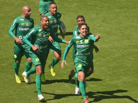 Alem Do Aviao Quem E O Cuiaba Sensacao Da Serie B E Rival Do Botafogo 27 10 Uol Esporte