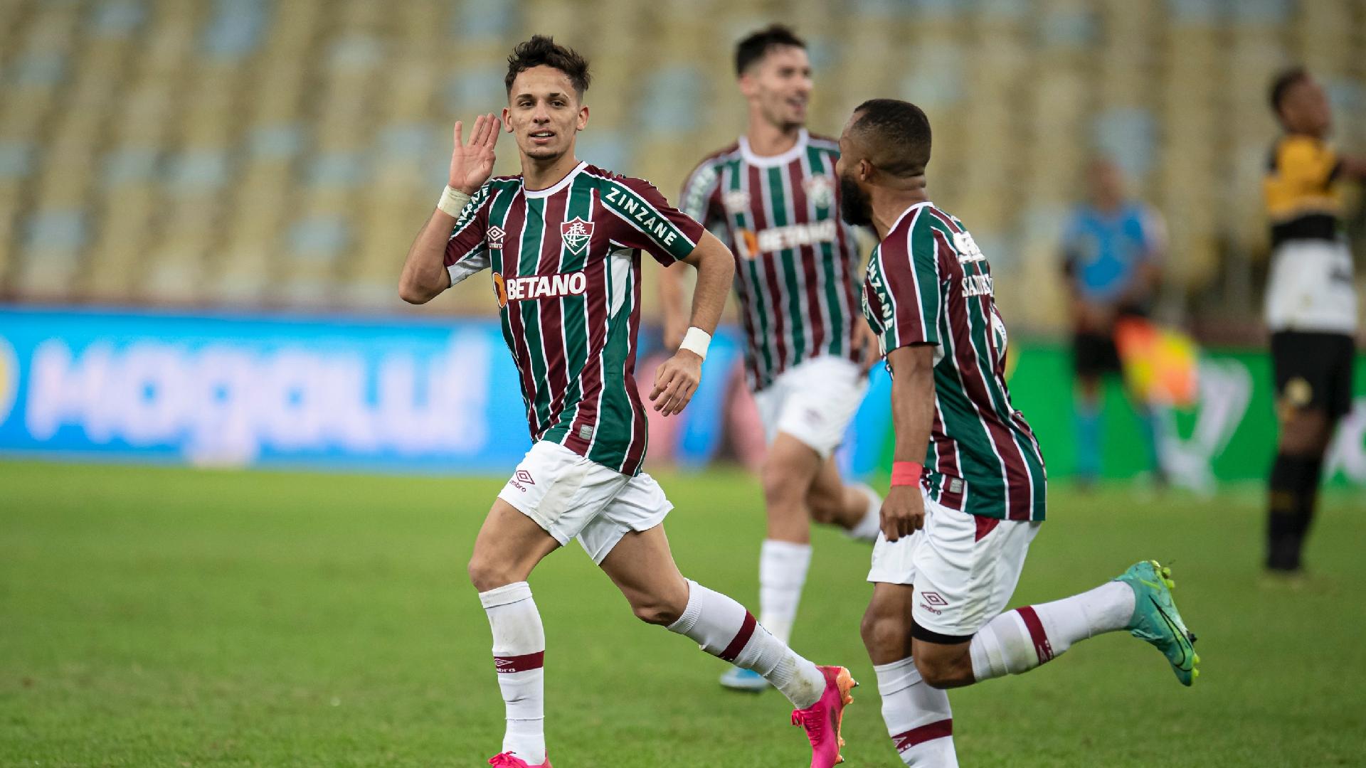 Gabriel Teixeira comemora seu gol diante do Criciúma, em vitória do Fluminense por 3 a 0 na Copa do Brasil