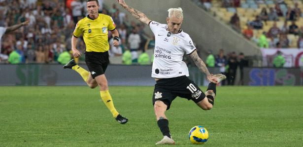 Roger Guedes, do Corinthians, em jogo contra o Fluminense pela Copa do Brasil