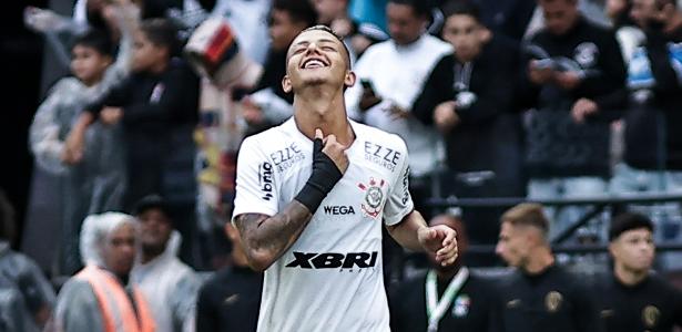 SEM OPORTUNIDADES! Herói do título da Copinha enfrenta desafios para conquistar comissão técnica