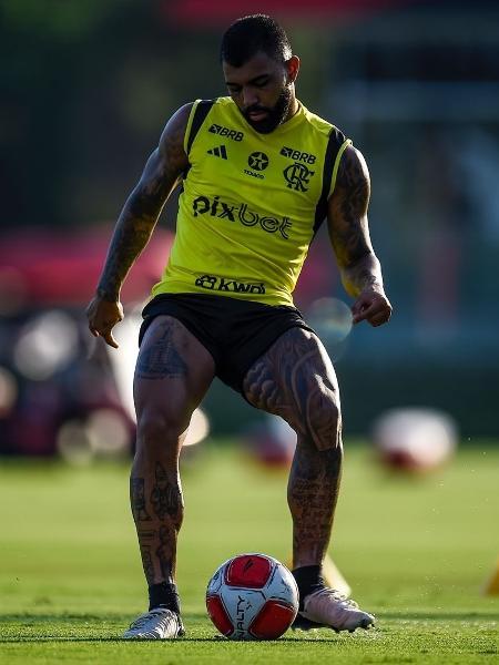 Gabigol durante treinamento do Flamengo no Ninho do Urubu